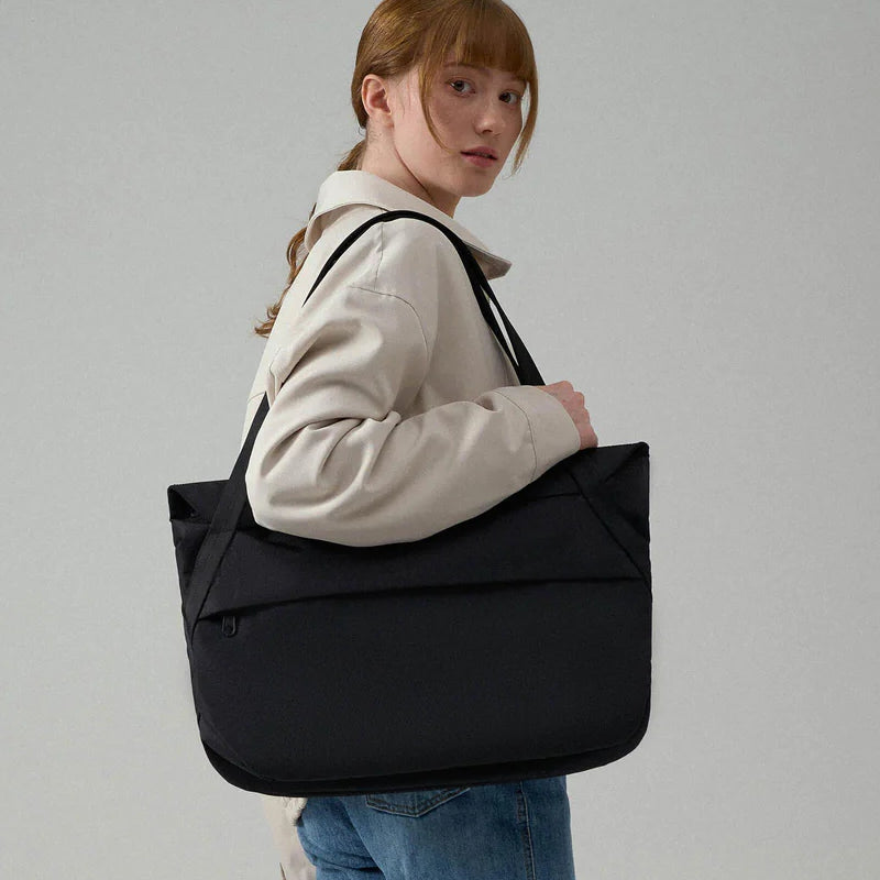 MaH Airy Tote (Up to 16")