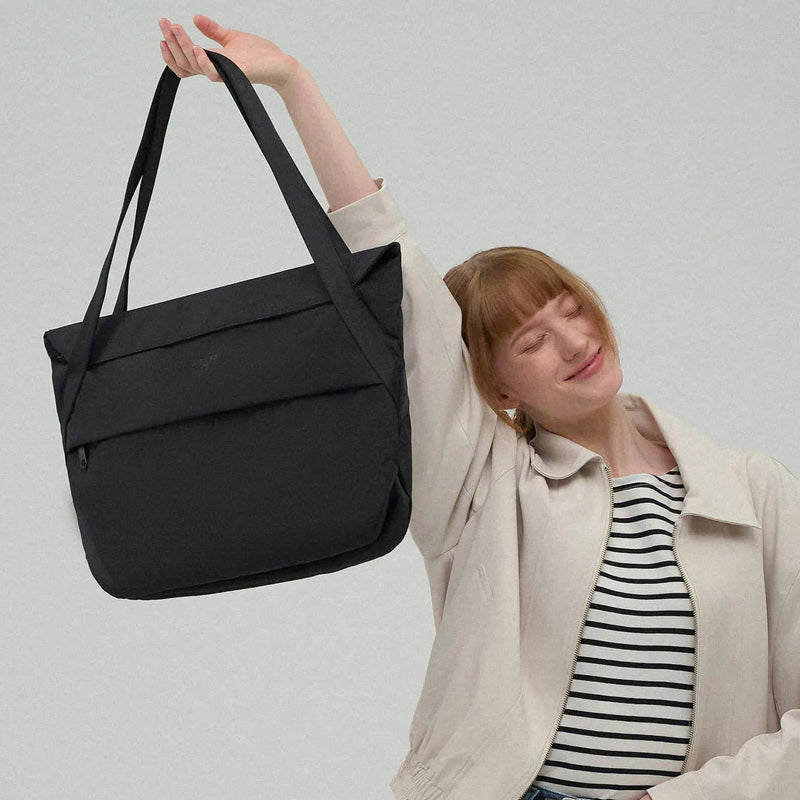 MaH Airy Tote (Up to 16")