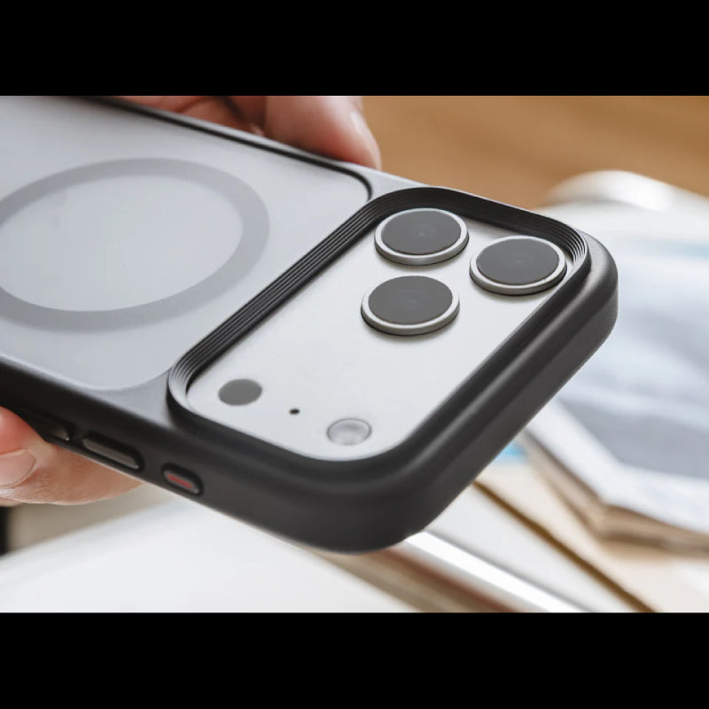 SwitchEasy EasyStand M Stand Guard Protective Case for iPhone 17 Series