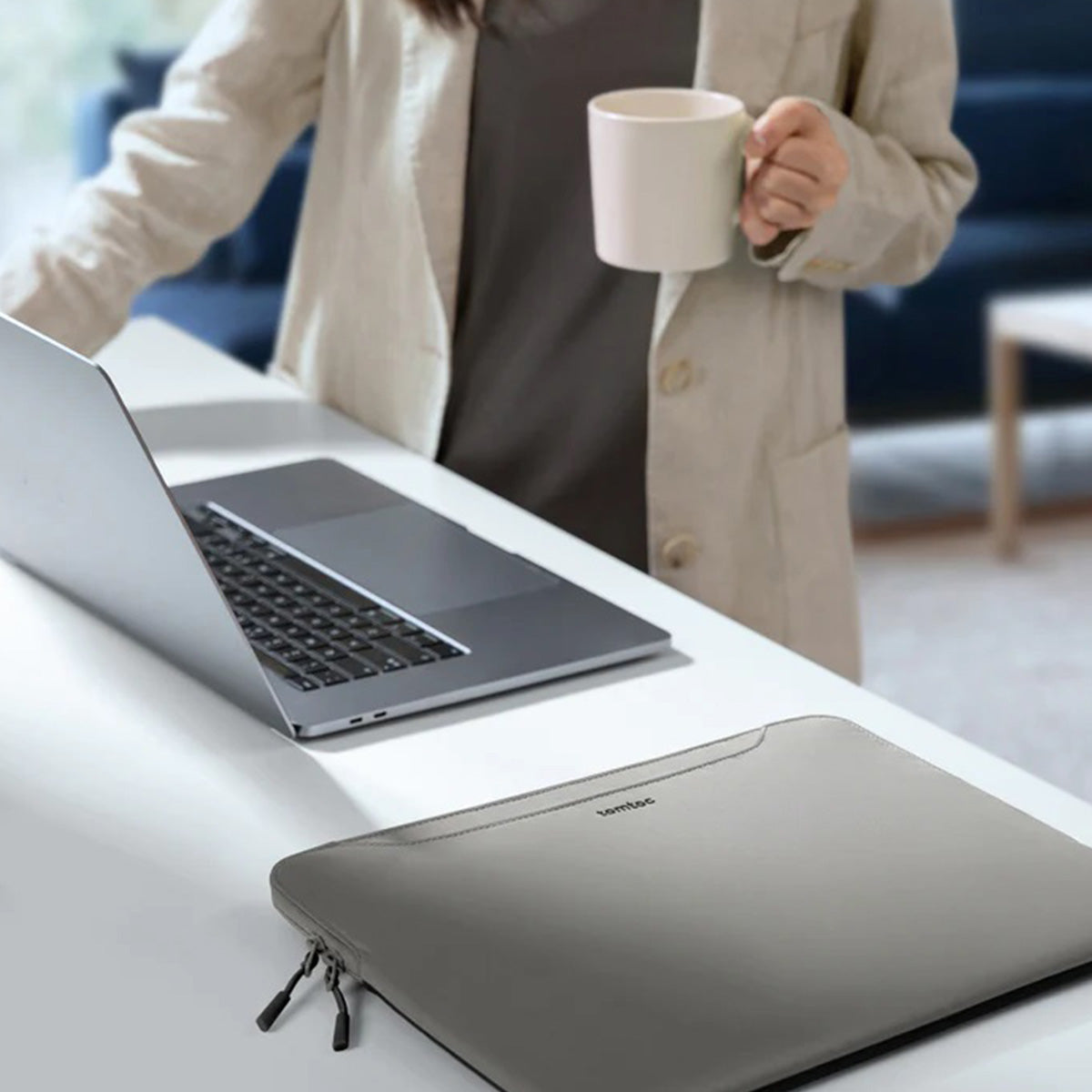 Tomtoc TheHer-A21 Dual-colorLaptop Handbag 13.5" - XtraSure | Apple Authorized Reseller in Myanmar