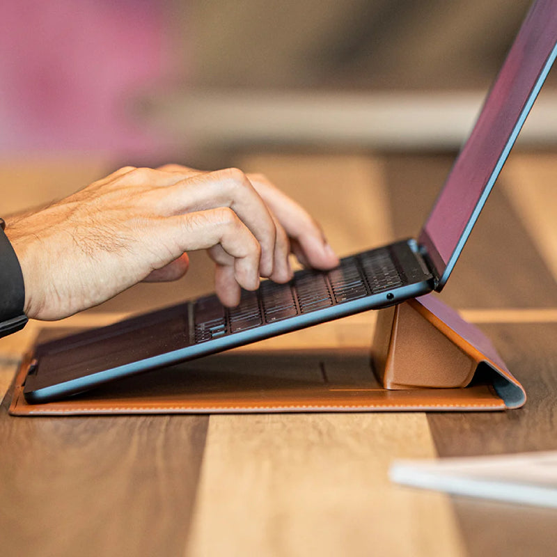Uniq Oslo Laptop Sleeve With Foldable Stand 14"