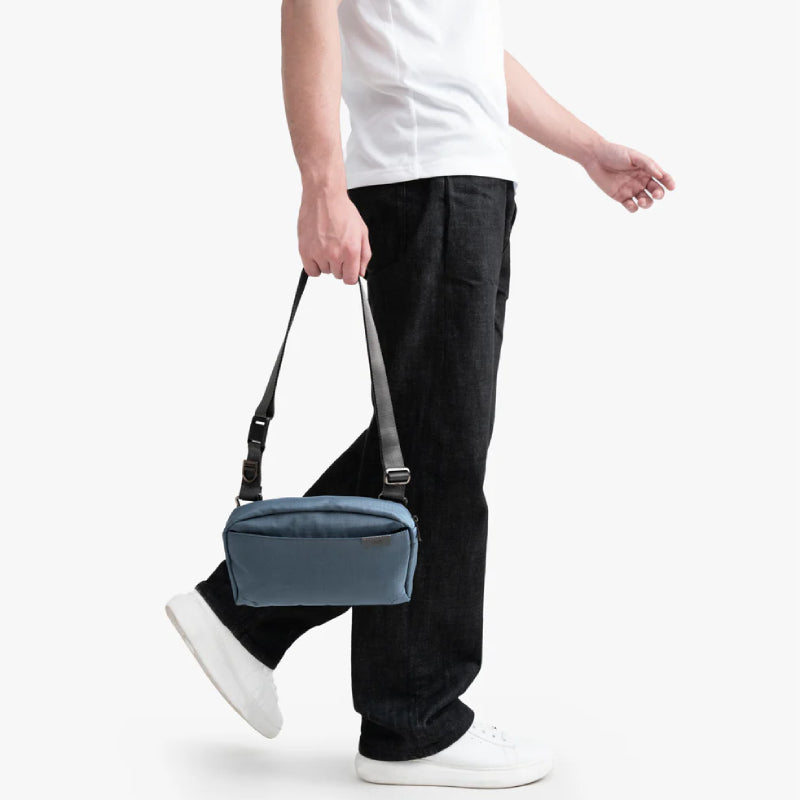 Uniq Arden Sling Bag (2L)