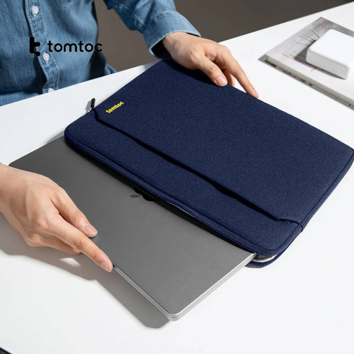 Tomtoc Light-A18 Laptop Sleeve 15"