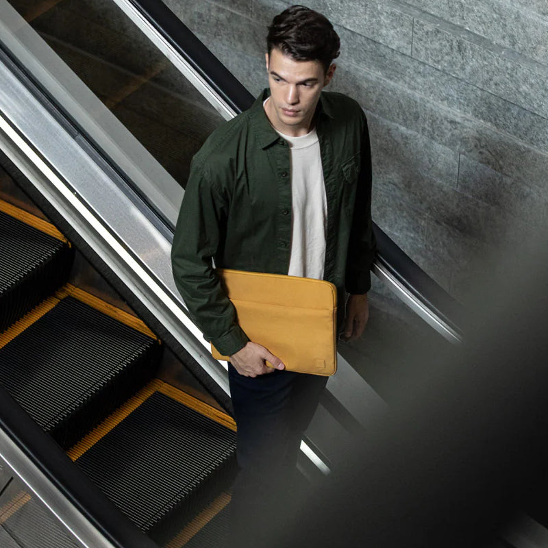 Uniq Vienna Laptop Sleeve for 14" & 16"
