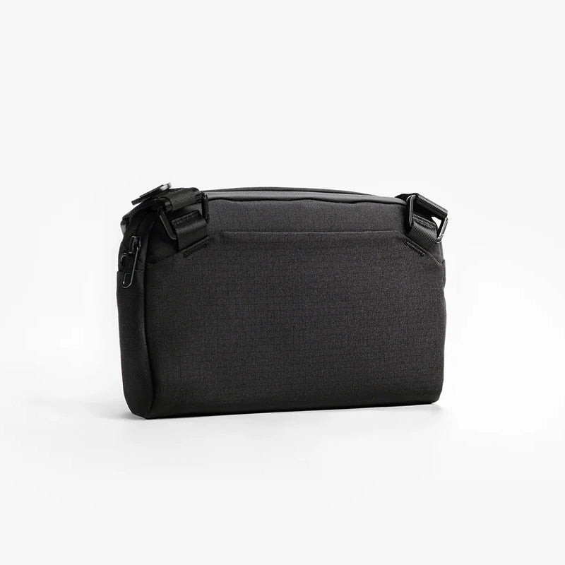 Uniq Arden Sling Bag (2L)