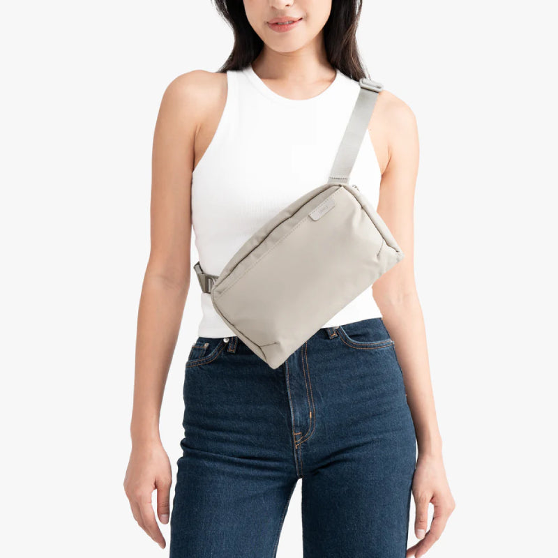 Uniq Arden Sling Bag (2L)